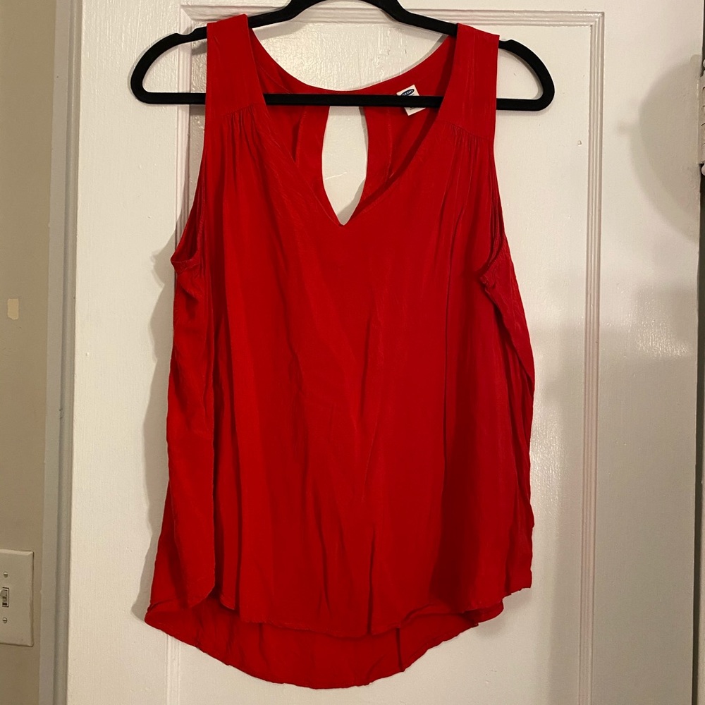 Red v neck sleeveless blouse w/ key hole